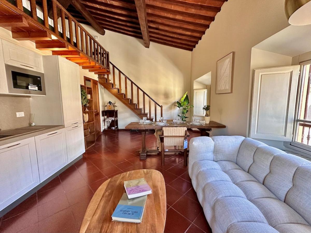 Ad Rondinelli, Apartamento Florença