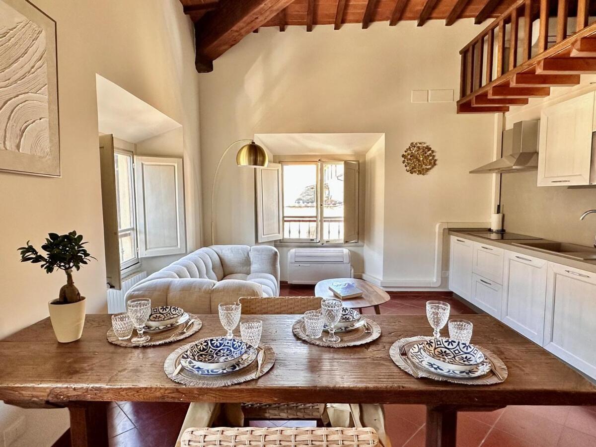 Ad Rondinelli, Appartamento Firenze