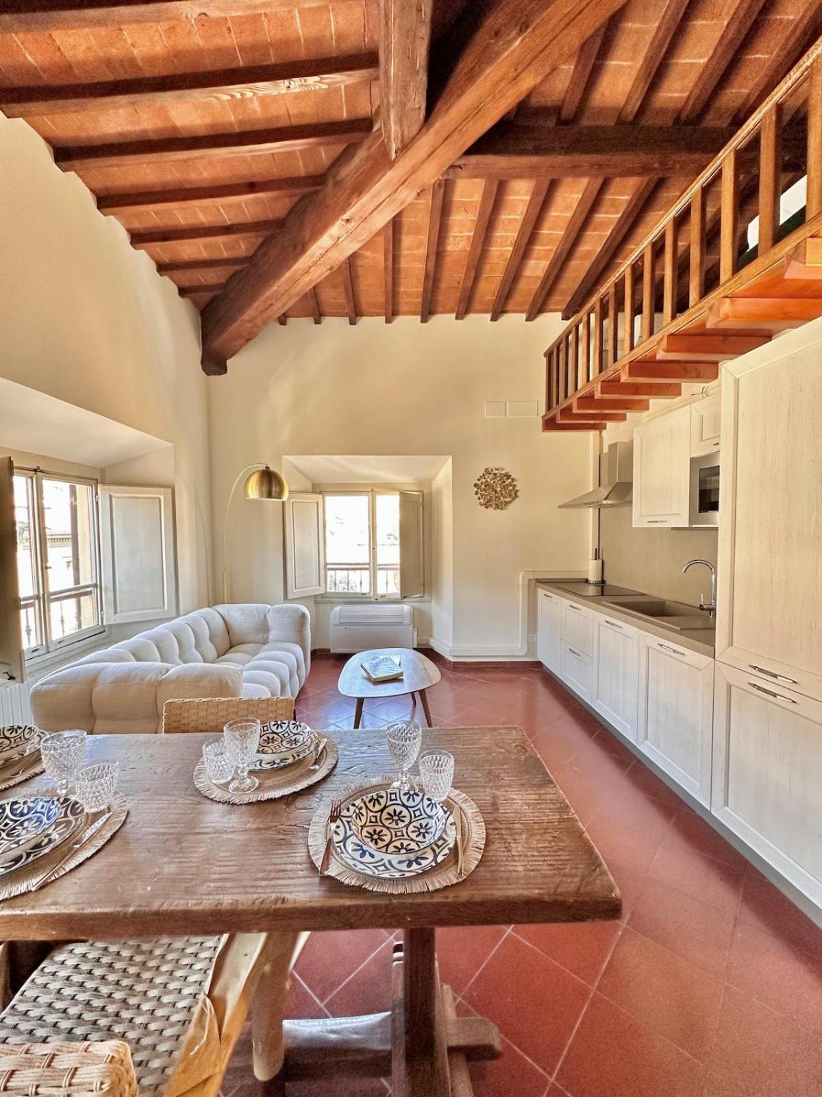 Ad Rondinelli, Florença