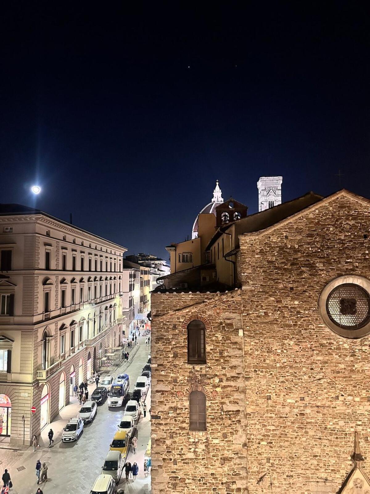 Ad Rondinelli, Firenze