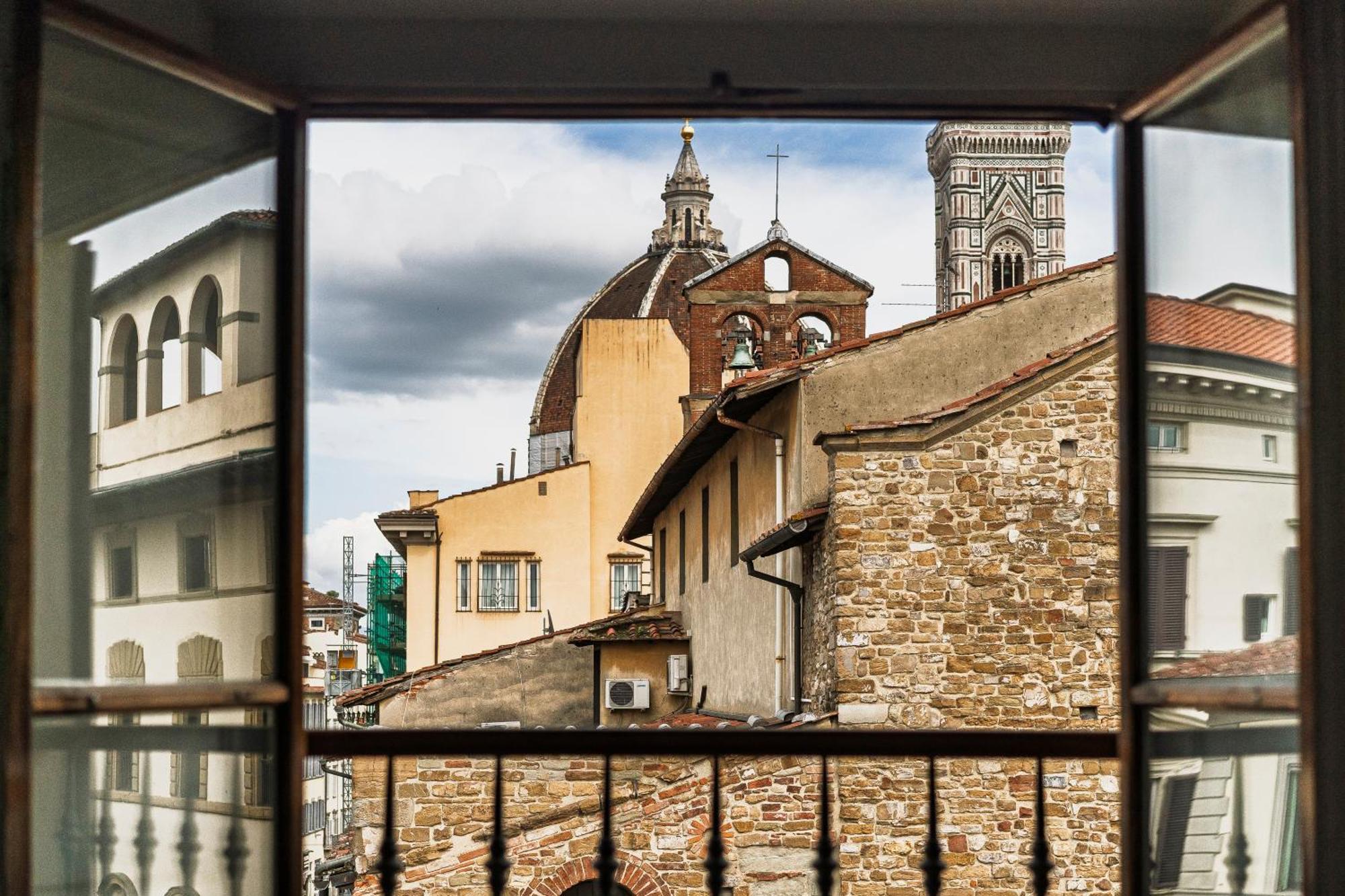Ad Rondinelli, Appartement Florence